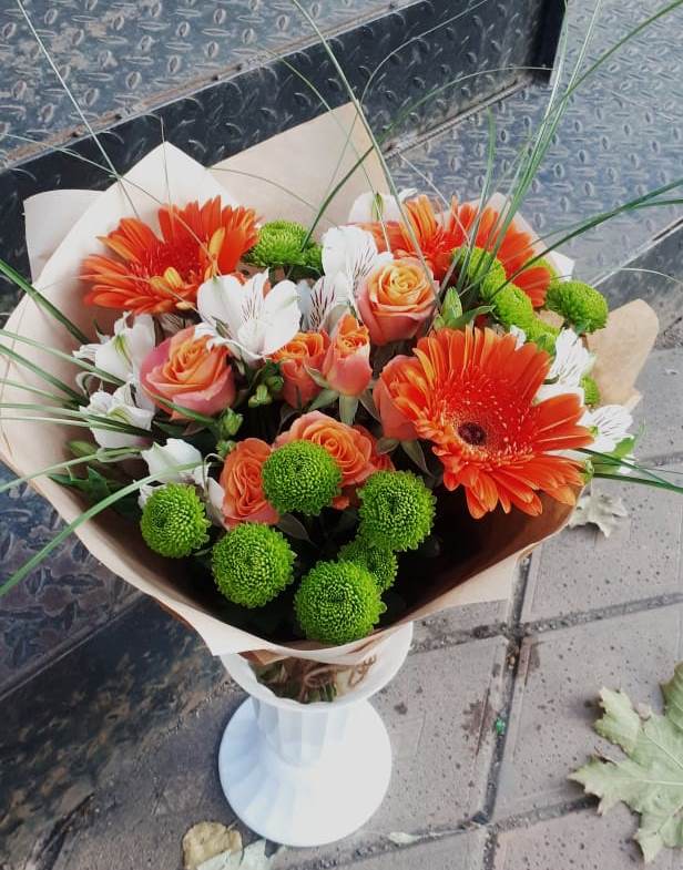 Букет цветов из: Герберы, Хризантемы, Альстромерии и Розы в Стеблево