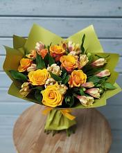 Букет цветов из:  Альстромерии и Розы в Стеблево