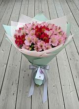 Букет цветов из:  Альстромерии в Стеблево