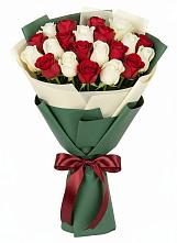 Букет Микс из красных и белых роз в Стеблево