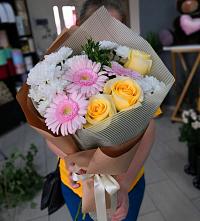 Букет цветов из:  Герберы, Розы и Хризантемы в Стеблево