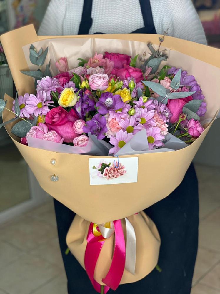 Букет цветов из: Хризантемы, Гвоздики и Альстромерии в Стеблево