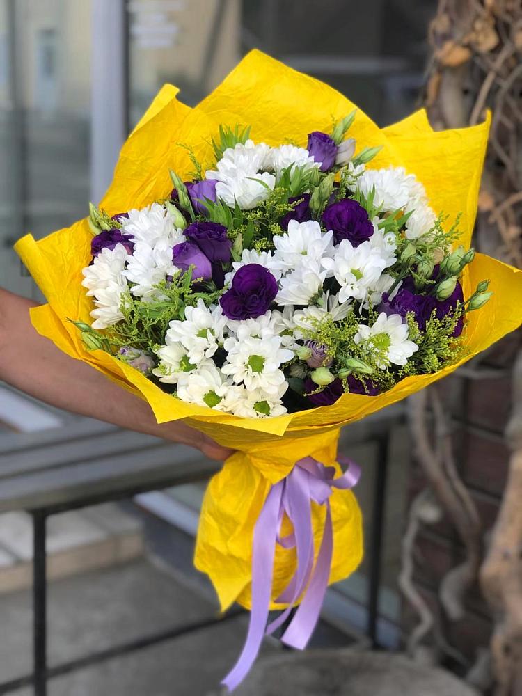 Букет цветов из: Ирисы, Хризантемы и Ромашки в Стеблево