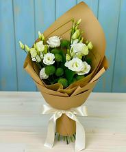 Букет цветов из:  Хризантемы и Лизиантусы в Стеблево