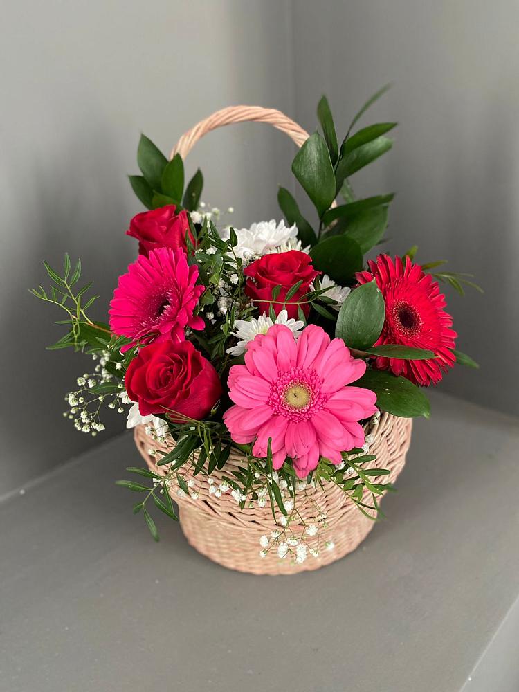 Цветочная композиция из Розы, Хризантемы и Герберы в корзине в Стеблево