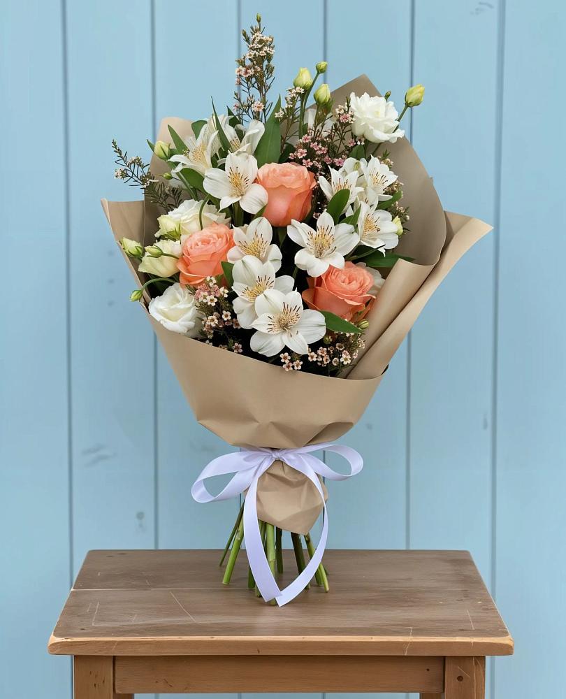 Букет цветов из: Альстромерии, Лизиантусы, Розы и Хризантемы в Стеблево