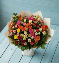 Букет Микс из разноцветных кустовых роз в Стеблево
